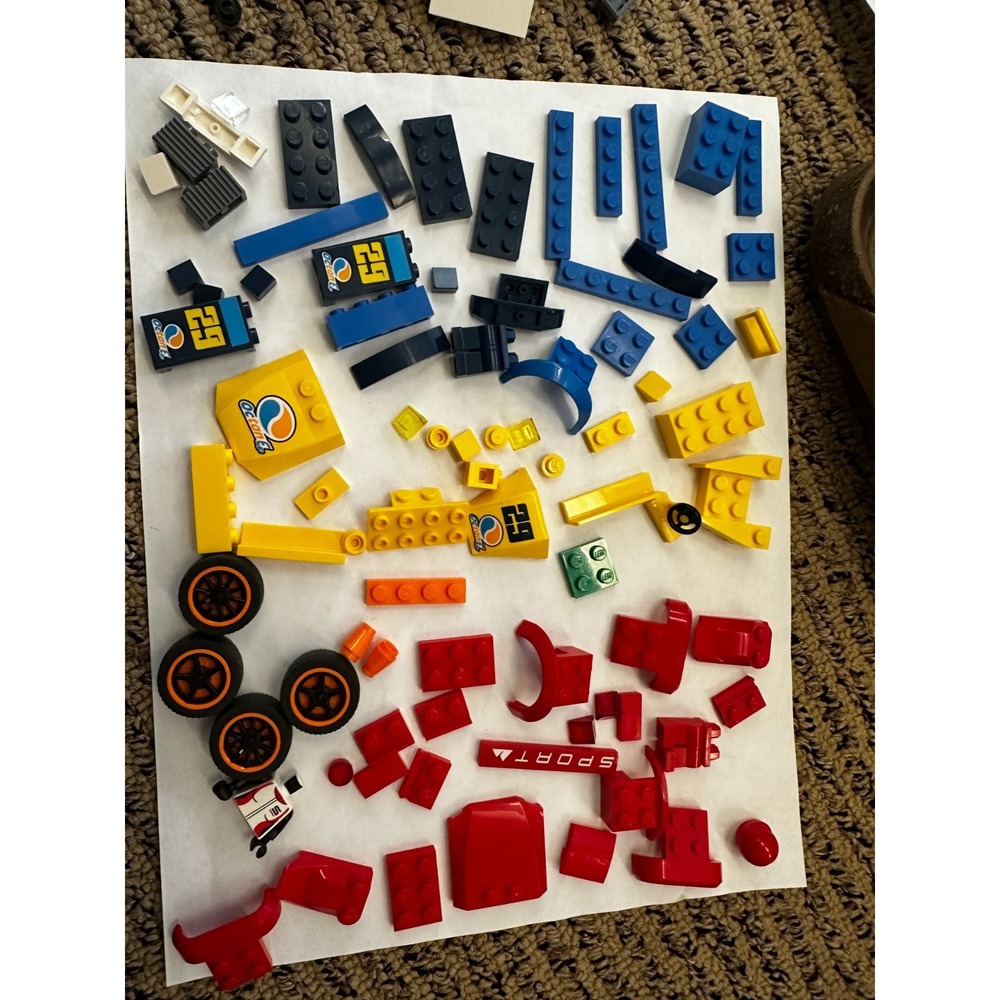 LEGO CITY: Racing Cars (60256) Retired Incomplete Set‎ - Picture 2 of 7